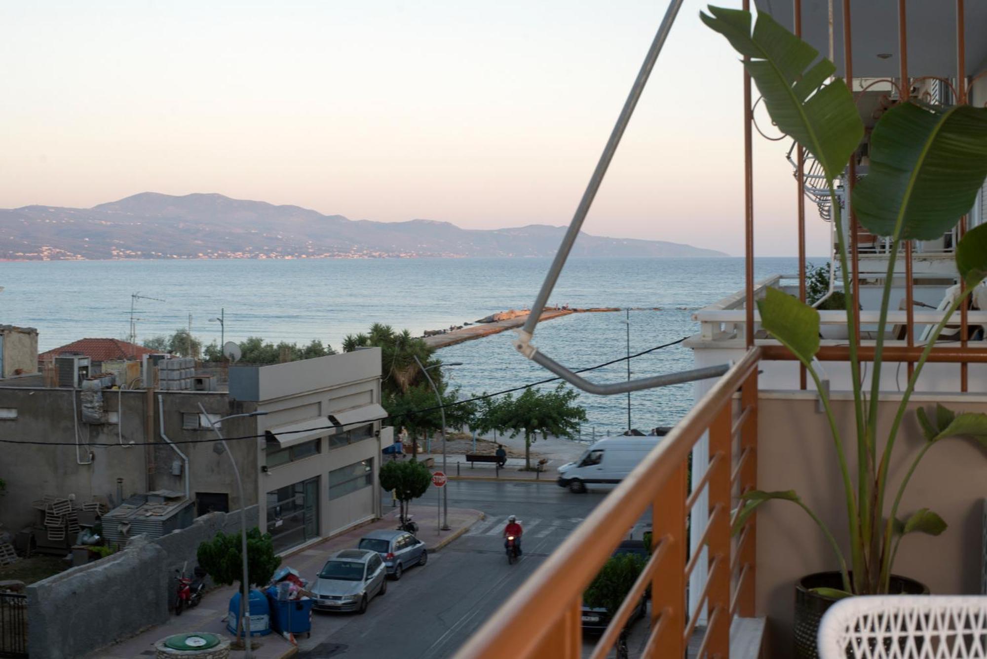 Infinity Blue Next To The Sea Apartment Kalamata Exterior photo
